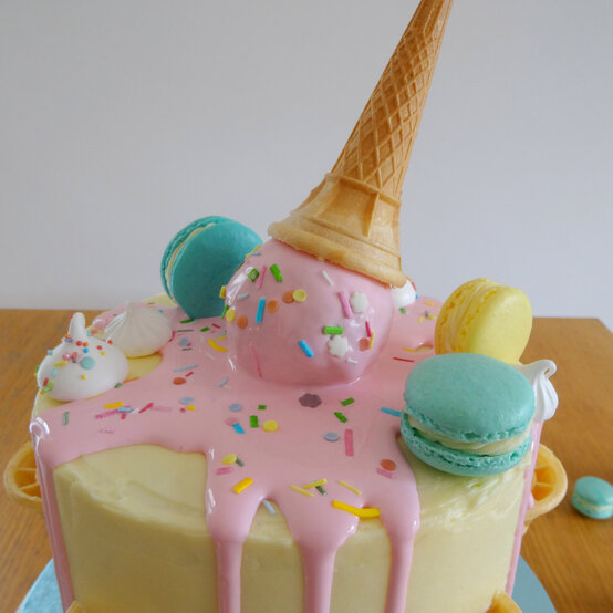 funfetti-ice-cream-cake_step13.jpg?sw=554&q=85