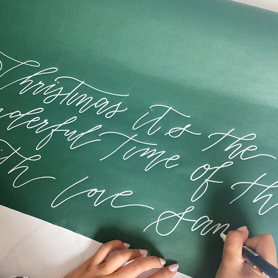 idea_christmas-drawn-giftwrap_step3b.jpg?sw=554&q=85