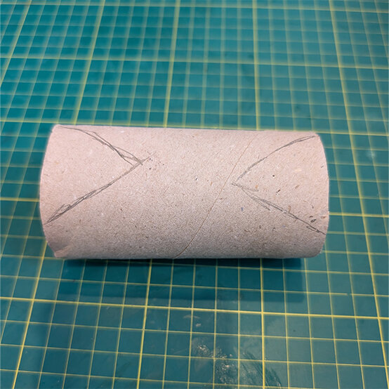 how%2Dto%2Dmake%2Da%2Dcraft%2Droll%2Dsnake%5Fstep%2D1a.jpg?sw=554&q=85