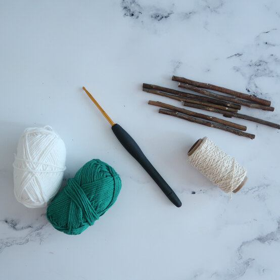 crochet-mistletoe-materials.jpg?sw=554&q=85