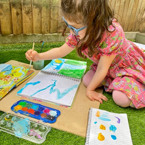 600x600_kids_art_wall2.jpg?sw=554&q=85