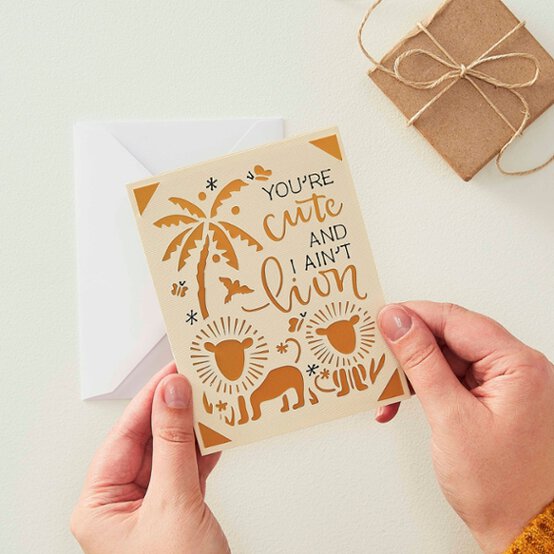 Cricut%20Joy%20Lion%20Card_FINAL%20v2.jpg?sw=554&q=85