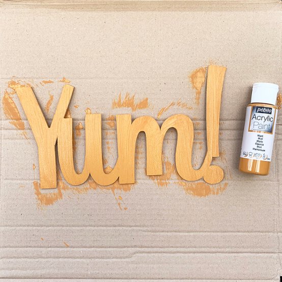 Cricut_How_to_make_a_personalised_baking_hamper_Cricut%20hamper_step%2013_1.jpg?sw=554&q=85