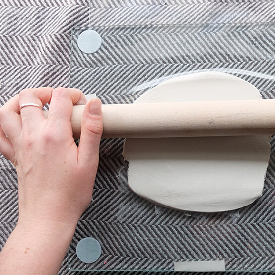 air-dry-coasters-step2.jpg?sw=554&q=85