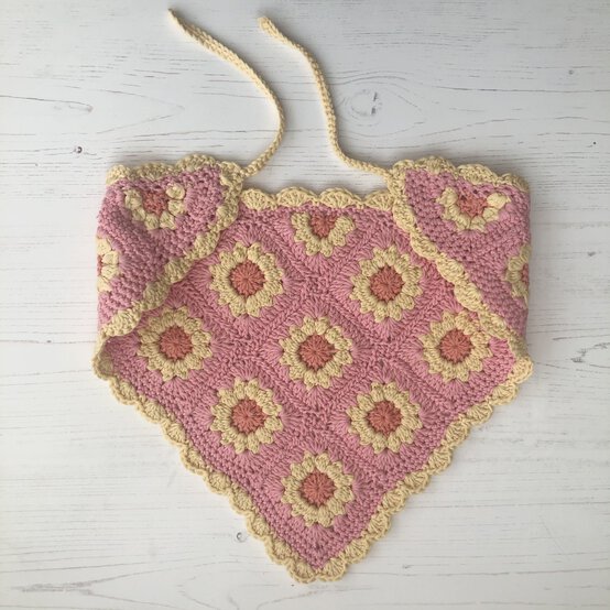 make_your_own_daisy_bandana_3.jpg?sw=554&q=85