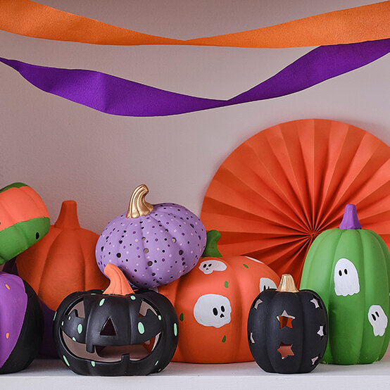 halloween-home-decor-ideas_painted-ceramics-2.jpg?sw=554&q=85