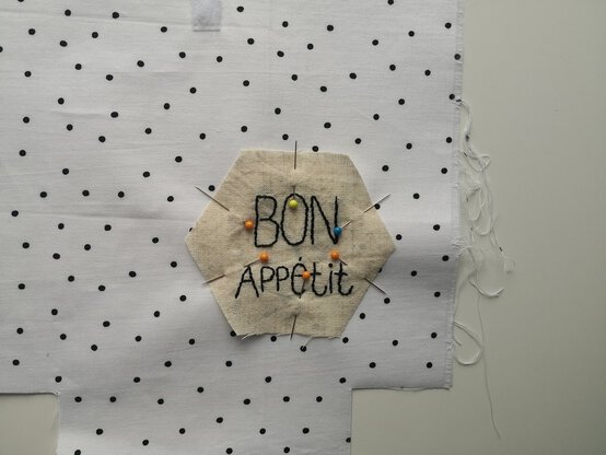 lunch_bag_pins_30.jpg?sw=554&q=85