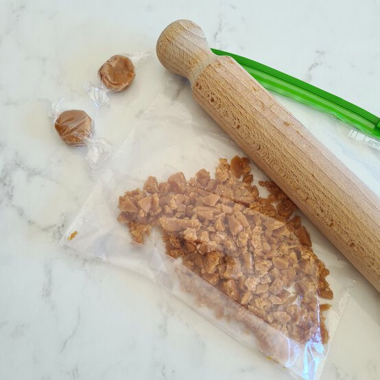 Idea_how-to-make-pumpkin-spice-biscuits_step1b.jpg?sw=554&q=85