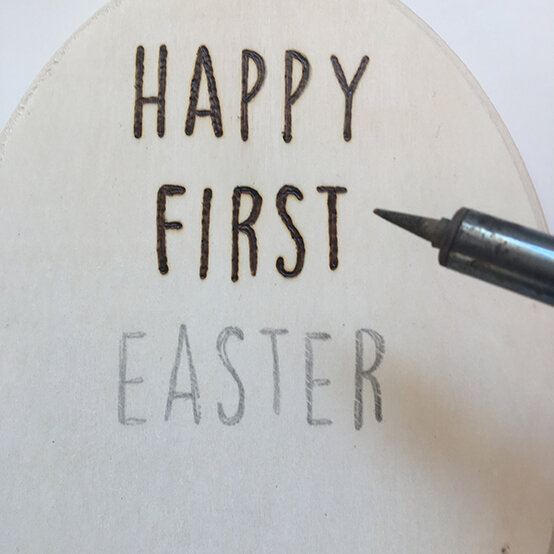 easter_plaque_pyrography_step_4.jpg?sw=554&q=85