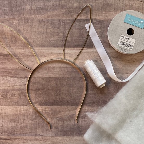 Idea_how-to-make-a-floral-bunny-headband_step1.jpg?sw=554&q=85