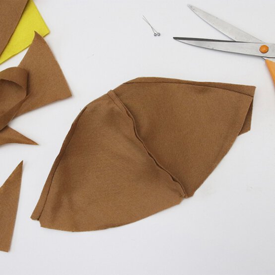 How-to-make-a-lion-costume-step2.jpg?sw=554&q=85