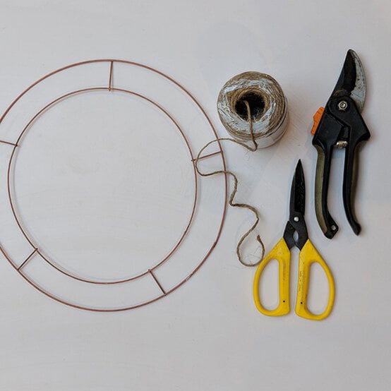 artificial-autumnal-wreath-1.jpg?sw=554&q=85