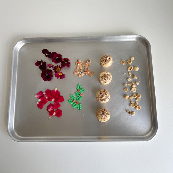 idea_christmas-botanical-yule-log_step18.jpg?sw=554&q=85