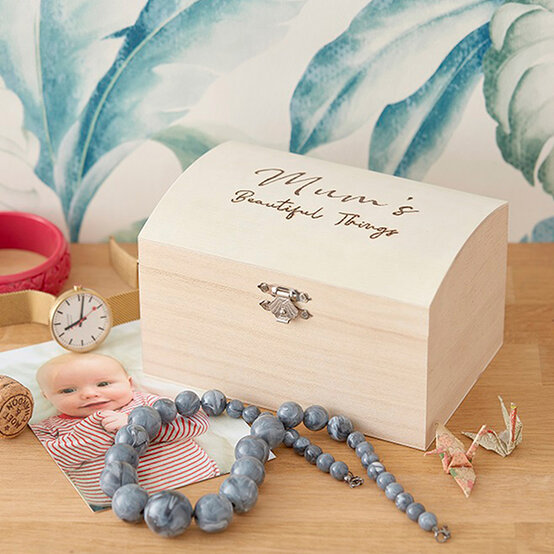 idea_mothers-day-gifts_trinket.jpg?sw=554&q=85