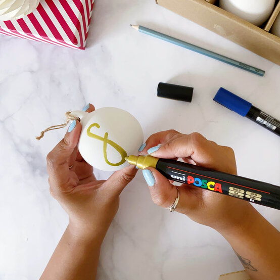 personalised-decorated-ceramic-baubles-3.jpg?sw=554&q=85