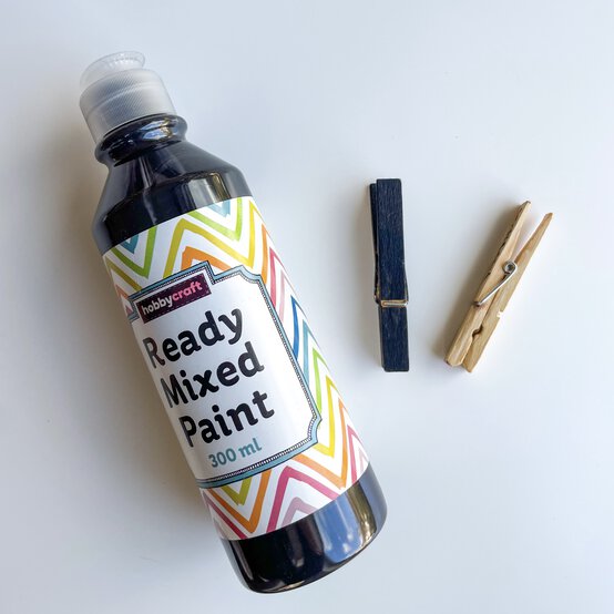 sustainable-bat-garland-1.jpeg?sw=554&q=85