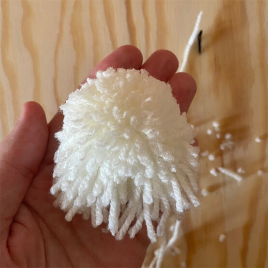 pom-pom-ghost-5b.jpg?sw=554&q=85