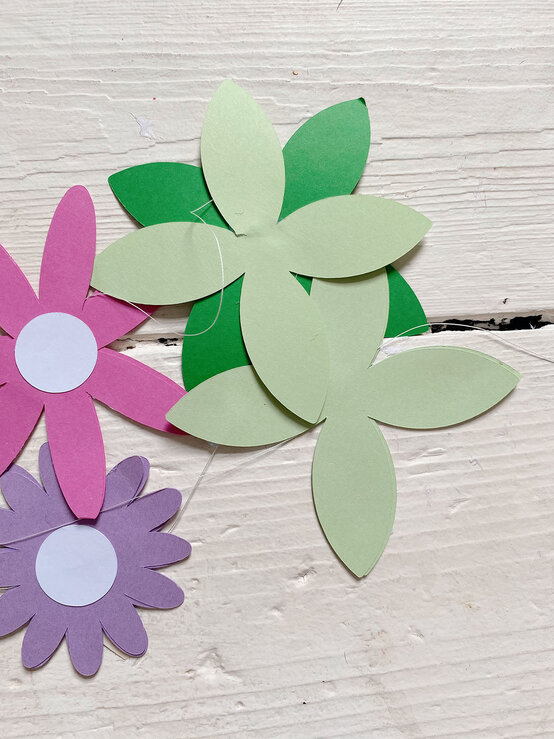 flower-garland-step5.jpg?sw=554&q=85