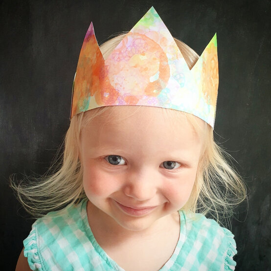 idea_messy-crafts-for-kids-crown_step8.jpg?sw=554&q=85