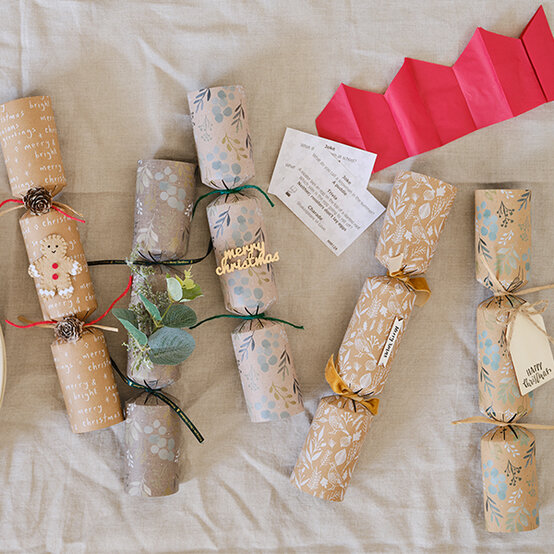 christmas-projects-crackers.jpg?sw=554&q=85