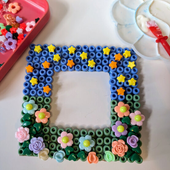 idea%5Fbeaded%2Dphoto%2Dframe%5Fstep%2D2.jpg?sw=554&q=85