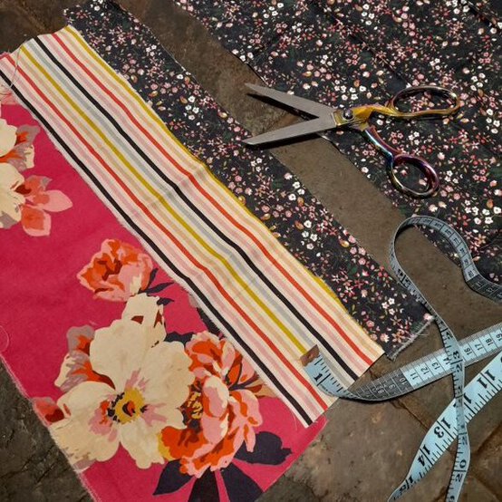 how_to_make_a_decorative_floor_pillow_1a.jpg?sw=554&q=85