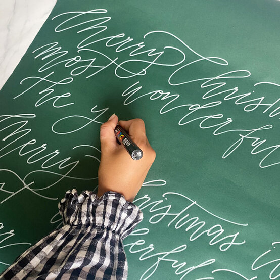 idea_christmas-drawn-giftwrap_step3c.jpg?sw=554&q=85