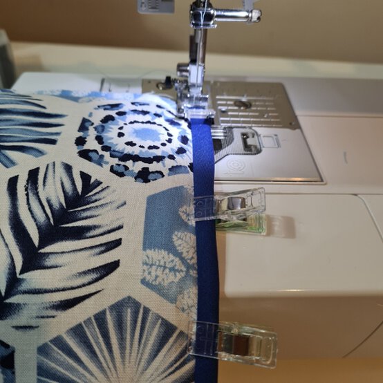 Idea_how-to-sew-a-quilted-bag_step6.jpg?sw=554&q=85