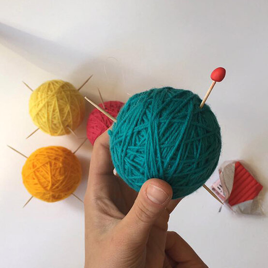yarn-ball-baubles-9a.jpg?sw=554&q=85