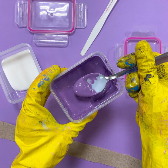 how-to-screen-print-tartan-inspired-burns-night-tableware_prep_step4_3.jpg?sw=554&q=85