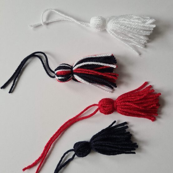 Idea_how-to-make-union-flag-bunting_tassel-bunting_step4.jpg?sw=554&q=85