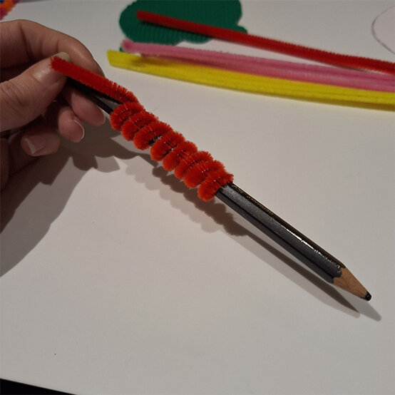 kids%5Fhow%2Dto%2Dmake%2Dcard%2Dsea%2Dcreatures%5Fstep%2D4b.jpg?sw=554&q=85