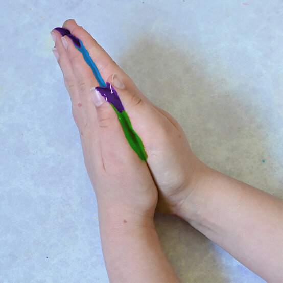 kids-handprint-art-ideas_peacock-1.jpg?sw=554&q=85