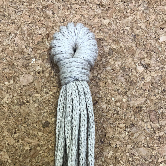 macrame_egg_holder_step_2_b.jpg?sw=554&q=85