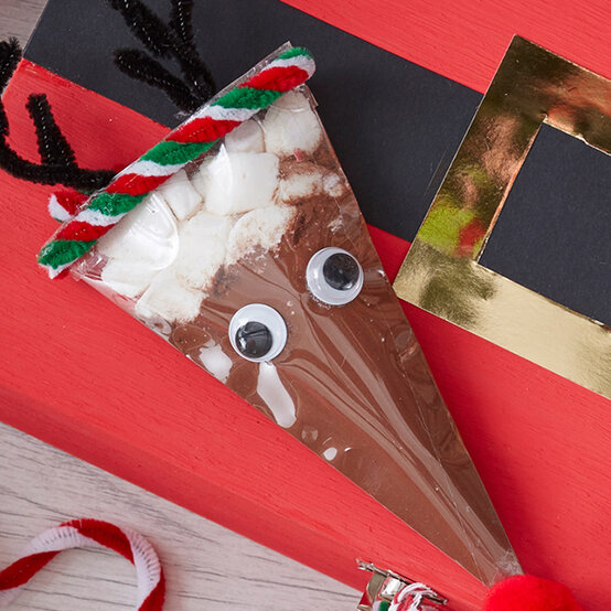 kids-santa-box-8c.jpg?sw=554&q=85