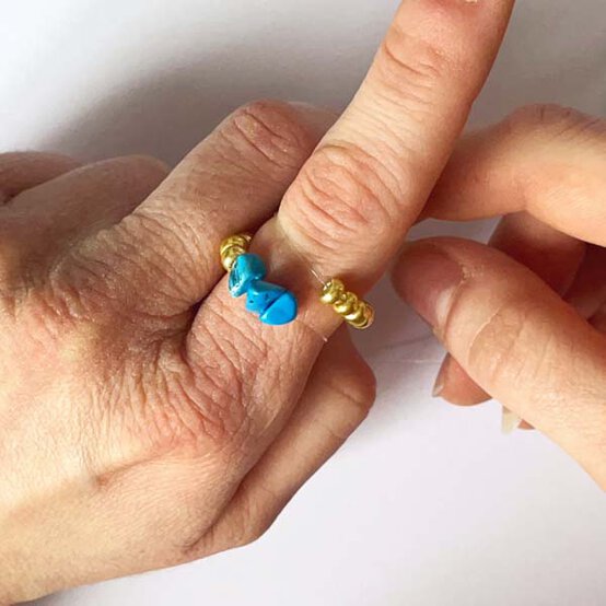 ideas%5Fjewellery%2Dprojects%2Dto%2Dmake%2Dwith%2Dbeads%5Fgemstone%2Dring%2D3.jpg?sw=554&q=85