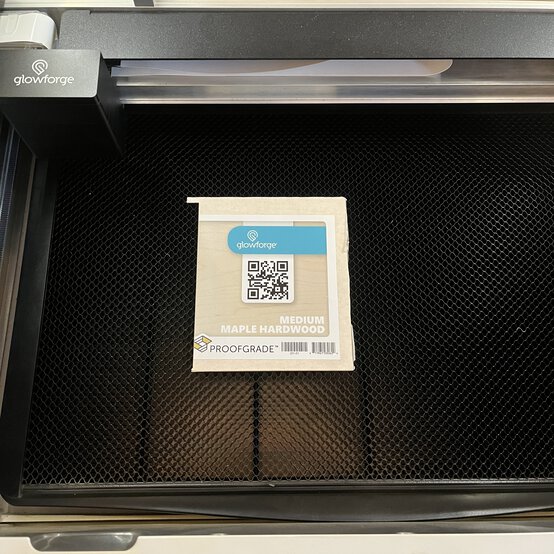 Idea_glowforge-how-to-make-a-personalised-medal_step1.JPG?sw=554&q=85