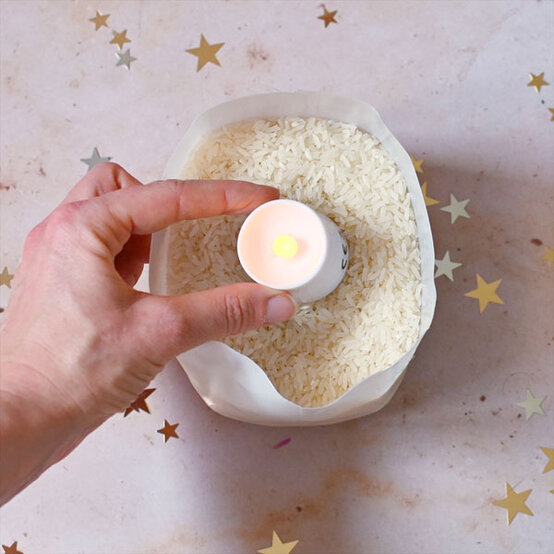 how-to-make-winter-milk-bottle-lanterns_prepare-the-milk-bottles-c.jpg?sw=554&q=85