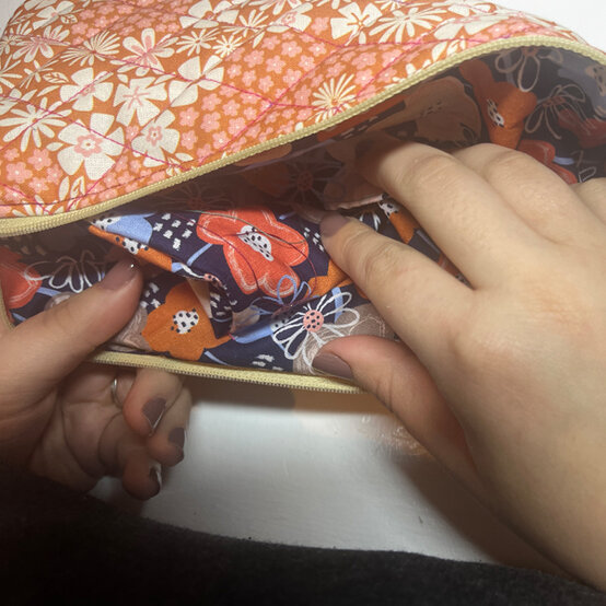 idea%5Fhow%2Dto%2Dsew%2Da%2Dquilted%2Dlaptop%2Dbag%5Fstep12.jpg?sw=554&q=85