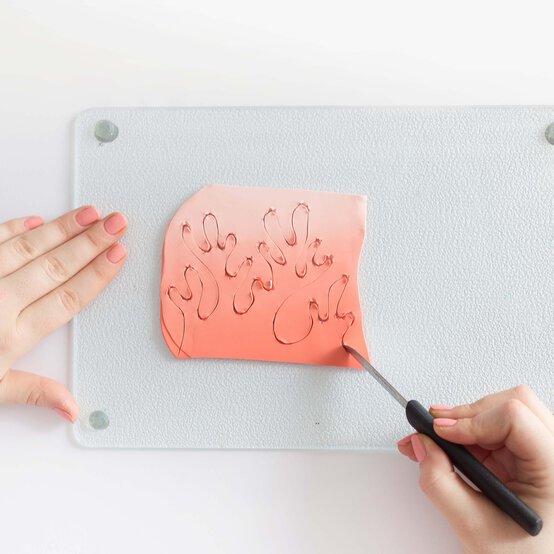 fimo-coral-lantern-step-4.jpg?sw=554&q=85