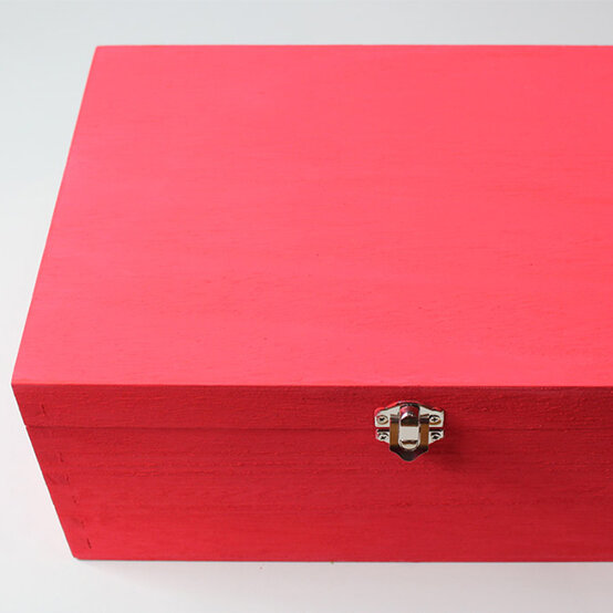 kids-santa-box-1a.jpg?sw=554&q=85