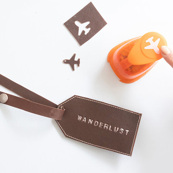 fimo-leather-effect_travel-time_luggage-tag_step-12.jpg?sw=554&q=85