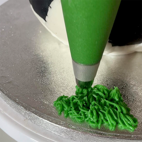 idea%5Fhow%2Dto%2Dmake%2Da%2Dfootball%2Dcake%2Dnew%5Fstep14c.png?sw=554&q=85