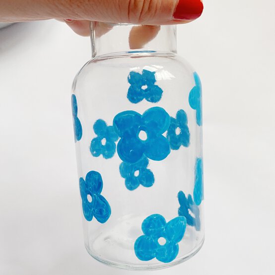 3-ways-to-decorate-vases-5.jpg?sw=554&q=85