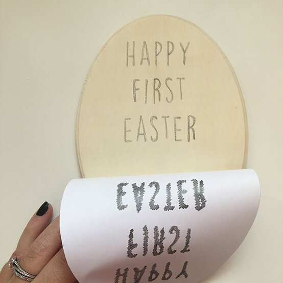 easter_plaque_transfer_step_2.jpg?sw=554&q=85