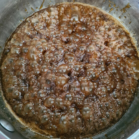 idea_christmas-gingerbread-people_step2b.jpg?sw=554&q=85