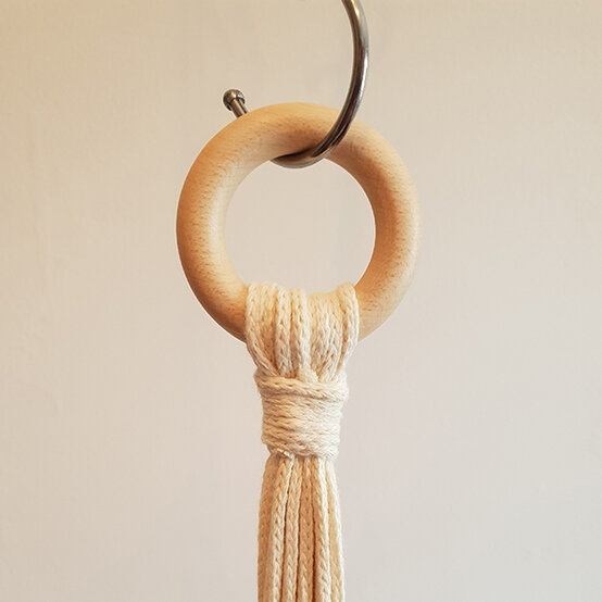 Ideas_How-to-Make-a-Macrame-Mobile_Step-2.jpg?sw=554&q=85