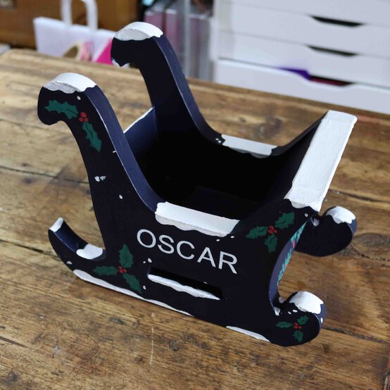 handpainted-christmas-sleigh_step12_3.jpg?sw=554&q=85