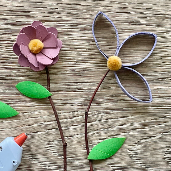 idea_spring-craft-roll-flowers_step5a.jpg?sw=554&q=85