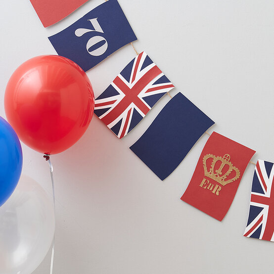 Cricut-Jubilee-Bunting_Step8a.jpg?sw=554&q=85